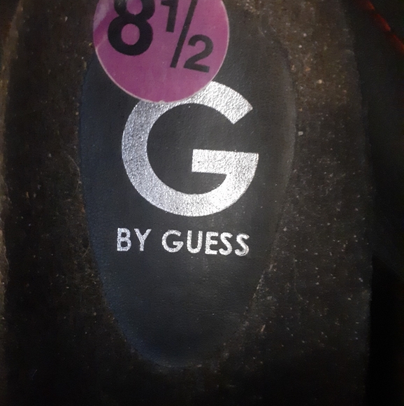 NWOT - By Guess Black & White Sandals - Picture 4 of 6